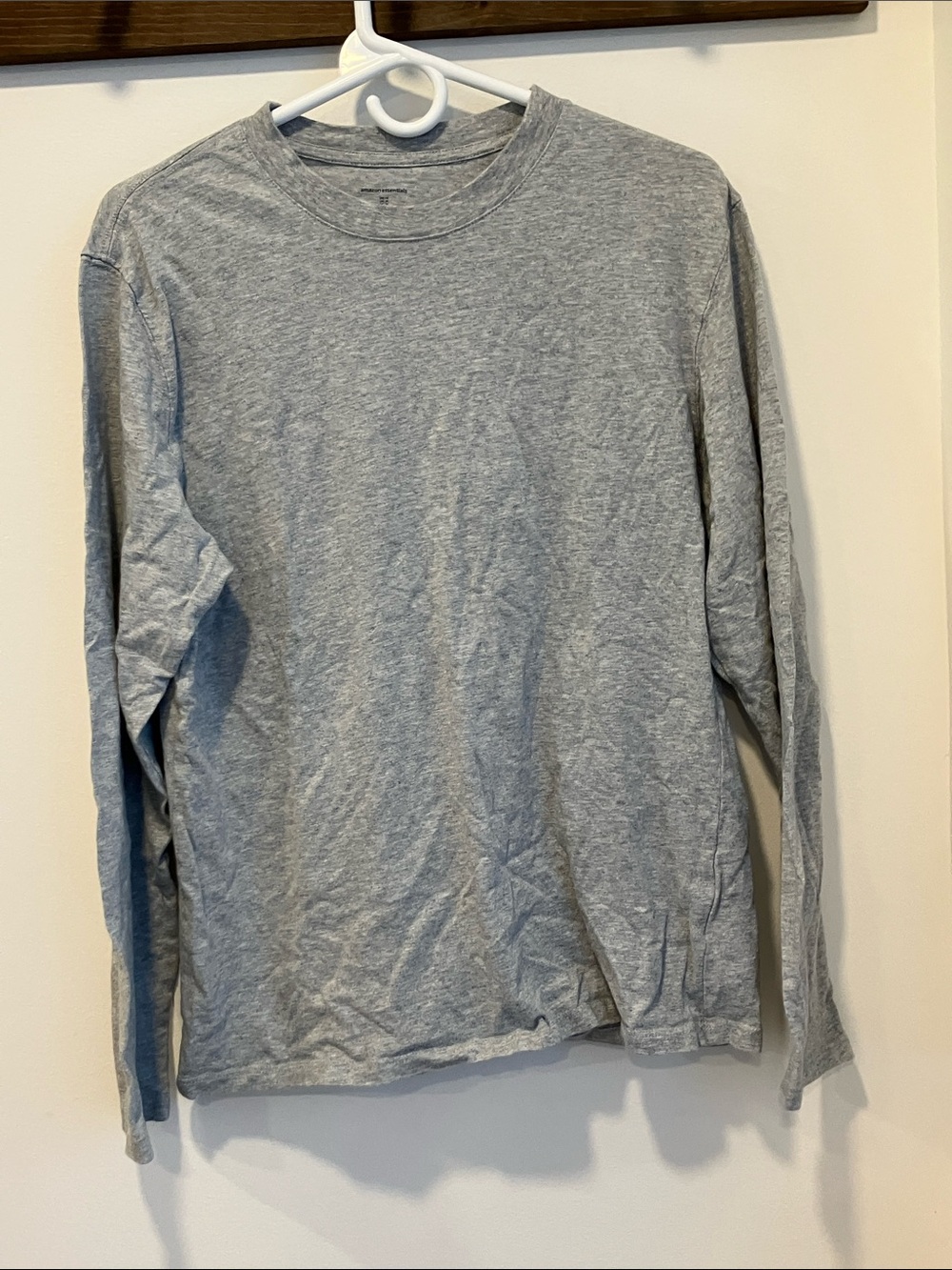 Amazon Essentials Men's Long-Sleeve Crewneck Tee - Light Gray